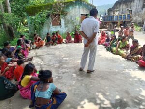 बिरहोर समुदाय ने सामूहिक श्रम से बनाया सड़क मार्ग