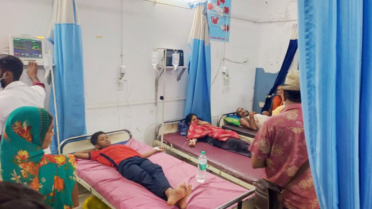 बांस की खुखड़ी खाने से 4 बच्चे और महिला बीमार, अस्पताल में भर्ती