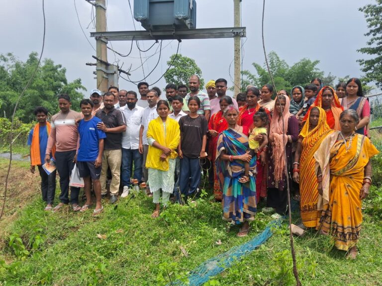 सेमर बेड़ा में बिजली व्यवस्था को मिली नई रोशनी, 63 केवीए ट्रांसफॉर्मर का उद्घाटन