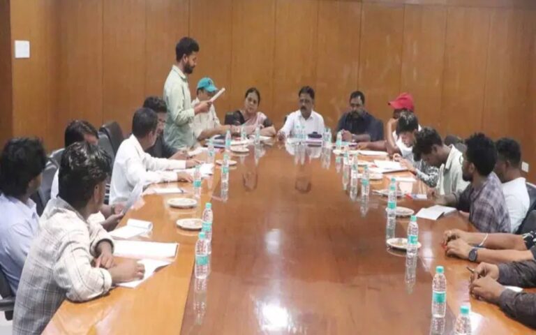 JPSC-JSSC मुद्दों पर मंत्रियों से मिले आदिवासी छात्र संघ के प्रतिनिधि, रखीं कई मांगें JPSC-JSSC मुद्दों पर मंत्रियों से मिले आदिवासी छात्र संघ के प्रतिनिधि, रखीं कई मांगें