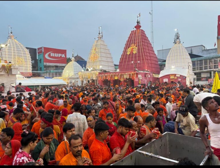 पहली सोमवारी पर बाबा नगरी में उमड़ेगा आस्था का सैलाब, दो लाख से अधिक श्रद्धालुओं के पहुंचने का अनुमान पहली सोमवारी पर बाबा नगरी में उमड़ेगा आस्था का सैलाब, दो लाख से अधिक श्रद्धालुओं के पहुंचने का अनुमान