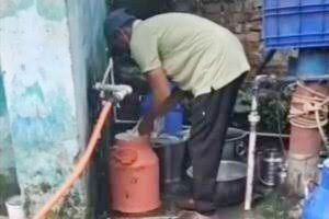 रांची में नकली दूध का खेल! वायरल वीडियो के बाद स्वास्थ्य विभाग की बड़ी कार्रवाई रांची में नकली दूध का खेल! वायरल वीडियो के बाद स्वास्थ्य विभाग की बड़ी कार्रवाई
