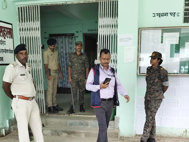 आय से अधिक संपत्ति केस में ईओयू की कार्रवाई, डीपीओ के चार ठिकानों की तलाशी आय से अधिक संपत्ति केस में ईओयू की कार्रवाई, डीपीओ के चार ठिकानों की तलाशी