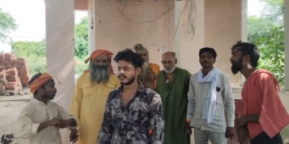 आश्रम में बछिया के साथ आपत्तिजनक हरकत का आरोप, पुलिस जांच में जुटी आश्रम में बछिया के साथ आपत्तिजनक हरकत का आरोप, पुलिस जांच में जुटी