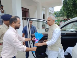 सारण में बाढ़ को लेकर हाई अलर्ट, विजेंद्र यादव ने की तैयारियों की समीक्षा