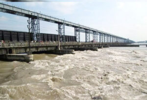 नेपाल की बारिश से बिहार में बाढ़ का कहर, वीरपुर बराज के 34 फाटक खोले गए