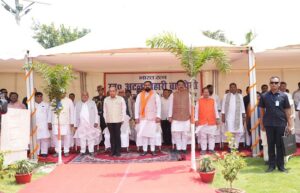 अटल बिहारी वाजपेयी की पुण्यतिथि पर राज्यपाल और CM ने दी श्रद्धांजलि