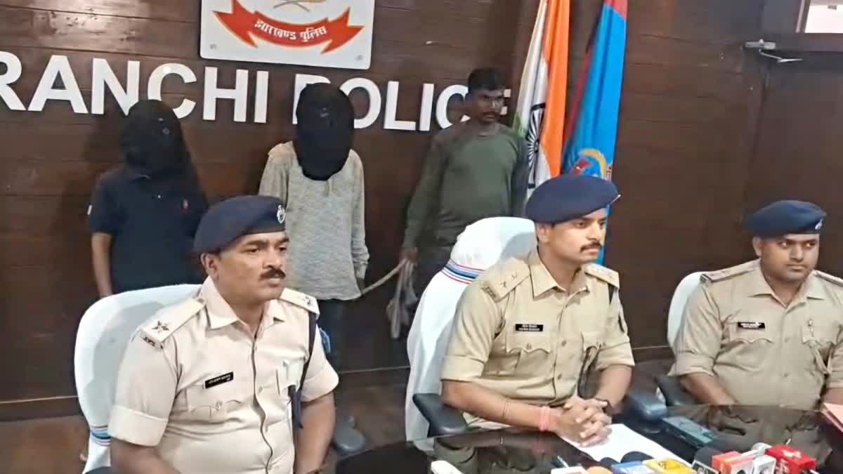 दो आरोपी गिरफ्तार, दो नाबालिग निरुद्ध