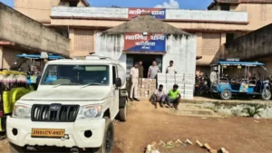 बांका में तेल टैंकर के गुप्त चैंबर से 637 लीटर विदेशी शराब बरामद
