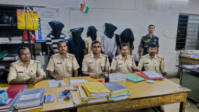 कांके में चोर गिरोह का पर्दाफाश: पांच आरोपी गिरफ्तार, सोने-चांदी के जेवर और नकदी बरामद