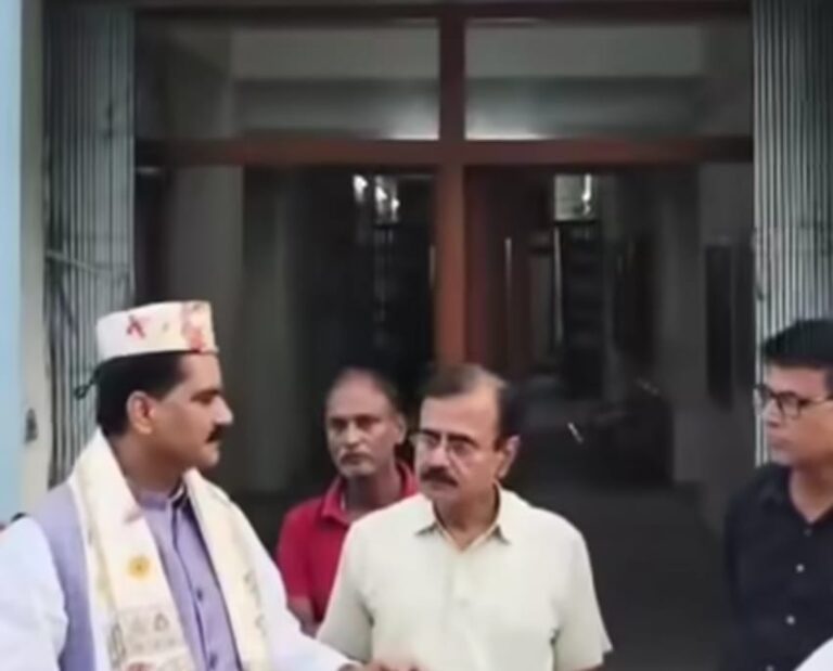 आकाशवाणी दरभंगा केंद्र का सांसद गोपाल जी ठाकुर ने किया निरीक्षण सांसद गोपाल जी ठाकुर ने किया निरीक्षण
