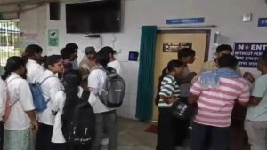 धनबाद में पारा मेडिकल छात्रों ने उठाई आवाज