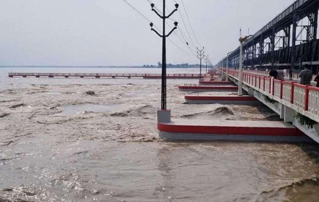 शिवहर में बागमती नदी ने पार किया खतरे का निशान