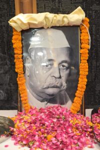 पंडित गोविंद बल्लभ पंत के जीवन से प्रेरणा लें: मुख्यमंत्री धामी