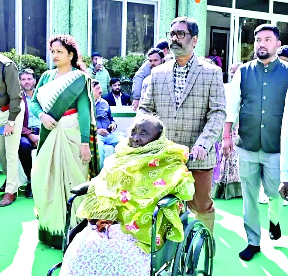 हेमंत सोरेन की मां रूपी सोरेन अस्पताल में भर्ती, हालत स्थिर