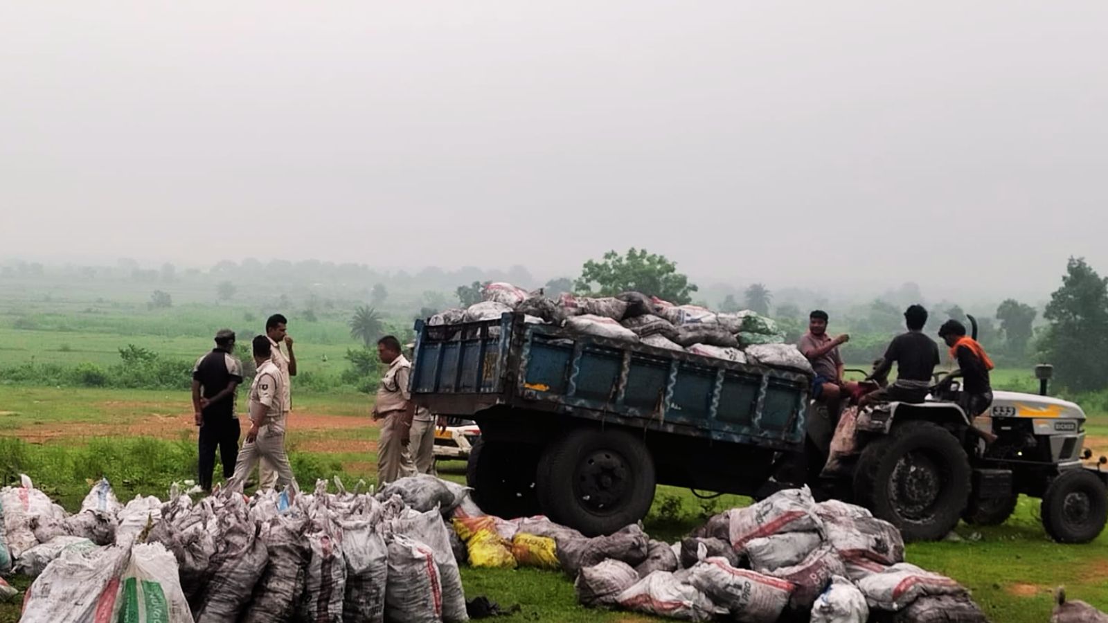 धनबाद में CISF की छापेमारी