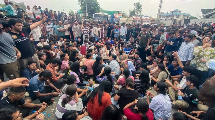 LPU में कथित रेप के बाद हिंसक प्रदर्शन