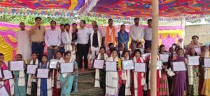 नवरात्र के पहले दिन 68 आदिवासी परिवारों को मिले नए घर, अदाणी फाउंडेशन ने कराया गृह प्रवेश