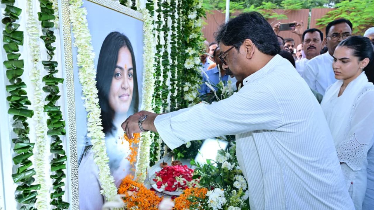 CM ने तृषा सिंह को दी भावपूर्ण श्रद्धांजलि