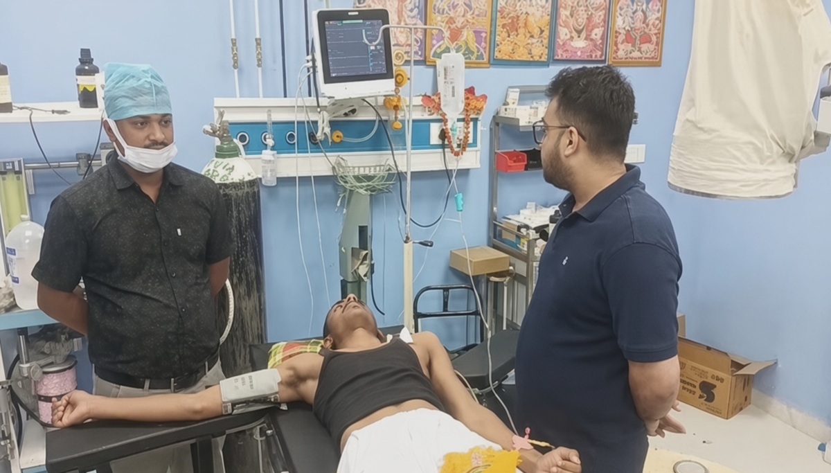 स्कूल जा रहे 15 साल के छात्र को मारी गोली