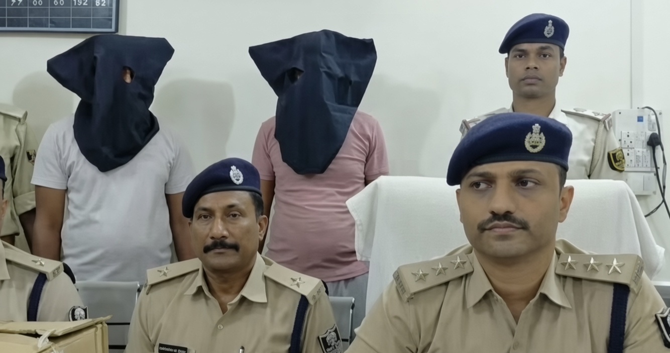 पति को फंसाने की साजिश में दो भाई गिरफ्तार