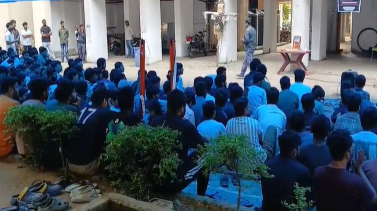 रांची IIIT में छात्रों का धरना जारी